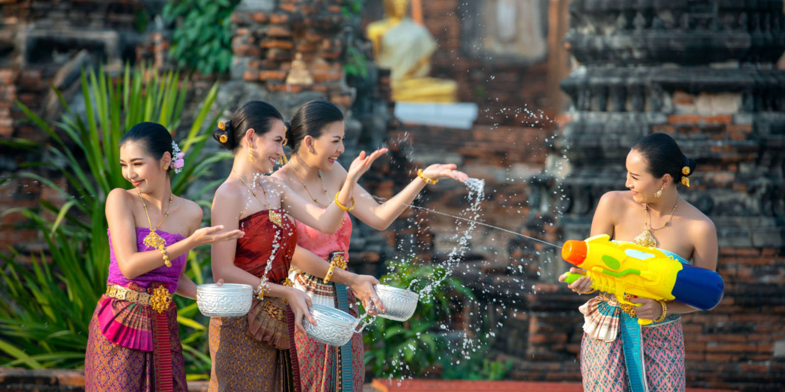 songkran-thailand-new-year-water-festival-1600